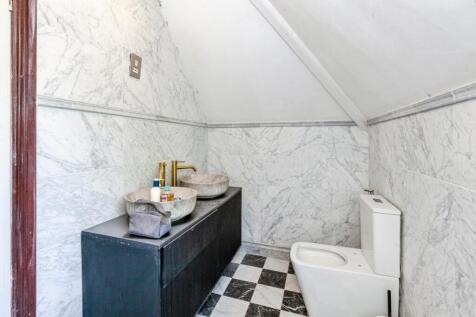 Master En-Suite