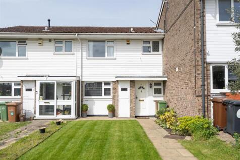 Village Close, E4
