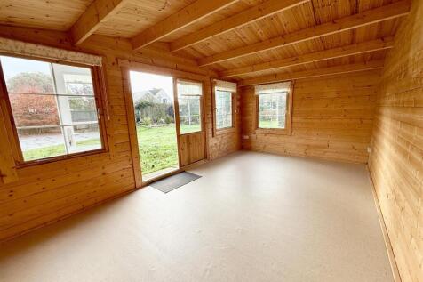 garden lodge interior