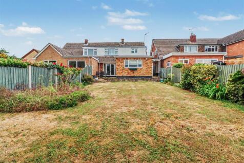 69 GUERNSEY GARDENS OUTSIDE-3.jpg