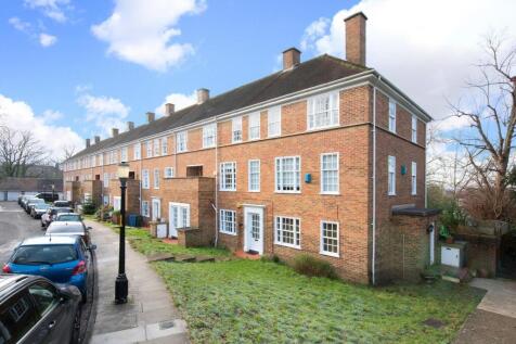 17.01.2023_38 Stonehills Court College Road SE21 7