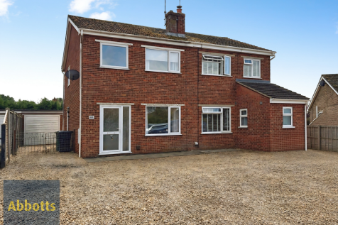 3 bed semi-detached house for rent in Shelduck Drive - Snettisham