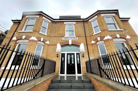 Nestled on Tynemouth Road in the vibrant area of Tottenham, this contemporary property offers a delightful blend of modern living and natural beauty. Built in 2024, the residence spans an impressive 6