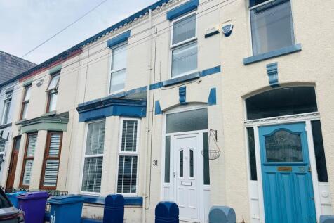 ** Zero Deposit Guarantee Available **
Available for an August move in is this spacious four-bedroom home situated on Nicander Road in the highly sought-after L18 postcode. Within walking distance to