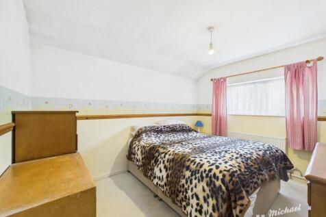 CAM02773G0-PR0342-STILL002