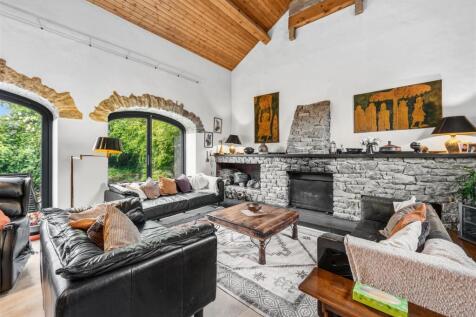 Formal Lounge