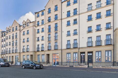 Well presented, part-furnished two-bedroom property situated in Newhaven, to the North of the city centre.