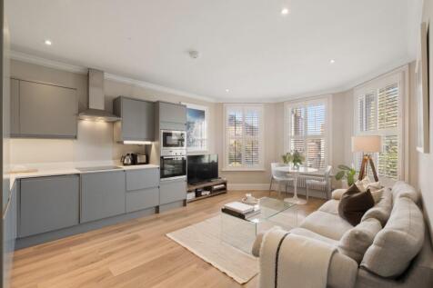 Reception/Kitchen