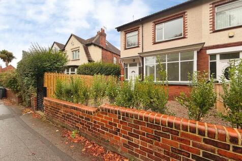 3 Bedroom Semi-Detached in LS16 5JY