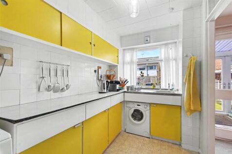 Kitchen_2.jpeg