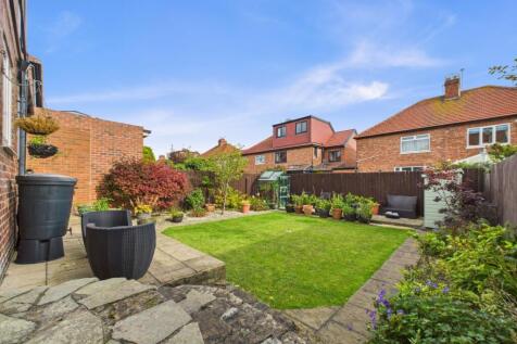 CAM02195G0-PR0092-STILL025