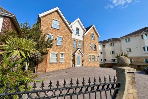 3 Bedroom Flat in BH4 8JA