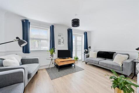 ST THERESA CLOSE (6).jpg