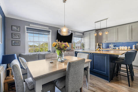 17 Kitchen Dining Room