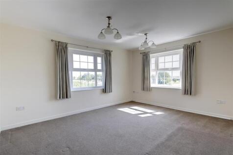 Sitting & Dining Room.jpg