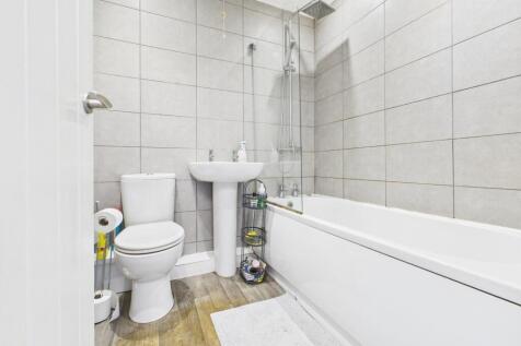 CAM03729G0-PR0155-STILL003