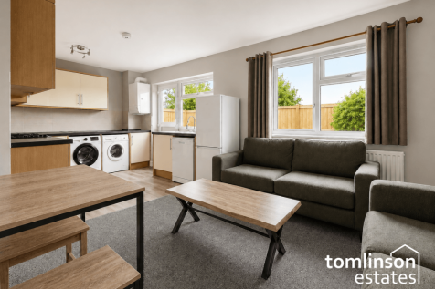 4 Bedroom semi-detached house - HMO