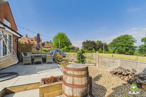 EweMove Basingstoke Estate Agents 17 Vyne Road