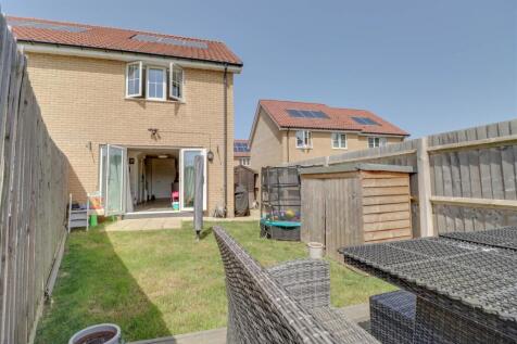 85 ANDREWES WAY RAYLEIGH-9.jpg