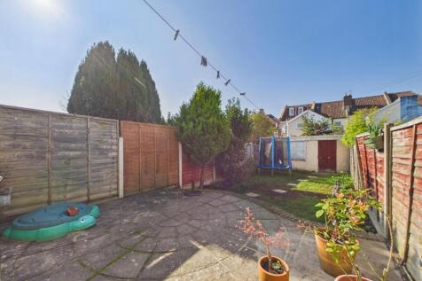 CAM01530G0-PR0395-STILL037.jpg