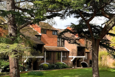 Mallard Place, Strawberry Hill