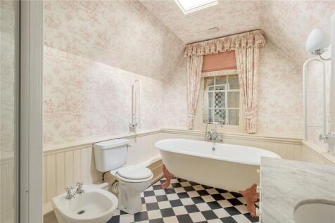 First Floor Bathroom