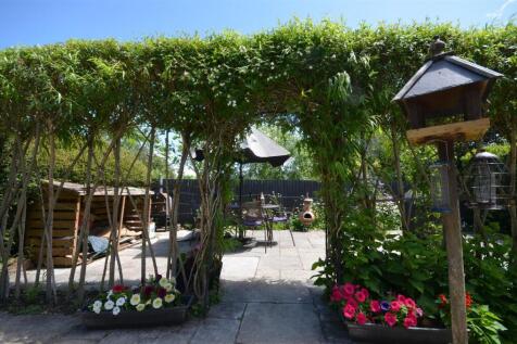 Hidden Alfresco Dining