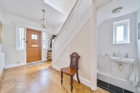 1348813-16-68bed7...