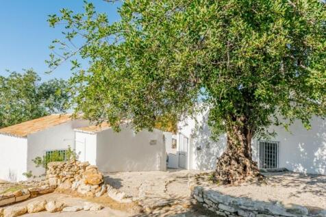 Almancil Fully Renovated 5 Bed Villa For Sale (40)