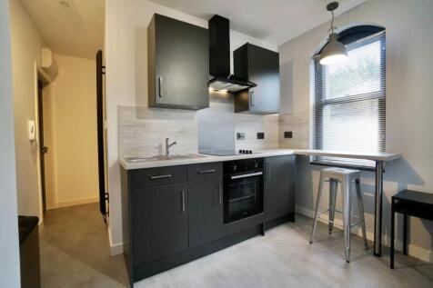 Flat in LL57 1NY