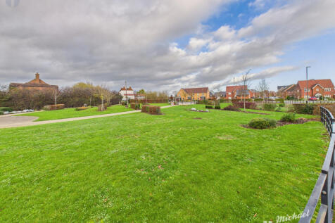 CAM03852G0-PR0483-STILL021