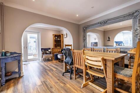 15 Upper Swaines (29).jpg