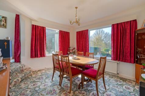 4 bed, 2 bath Detached in Sheffield - Photo 10