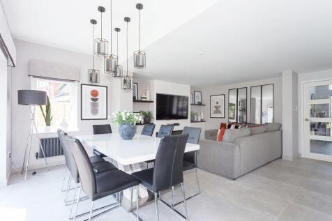 OPEN PLAN KITCHEN LIVING DINING AREA