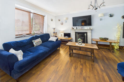 CAM03185G0-PR0108-STILL018