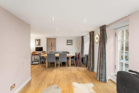 4 bed, 2 bath Town House in Edinburgh - Photo 40