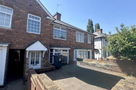 ** Zero Deposit Guarantee Available **
A well presented three bedroom mid terrace offered unfurnished - available end of August!