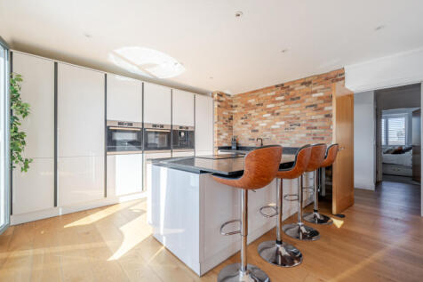 Kitchen/Lounge