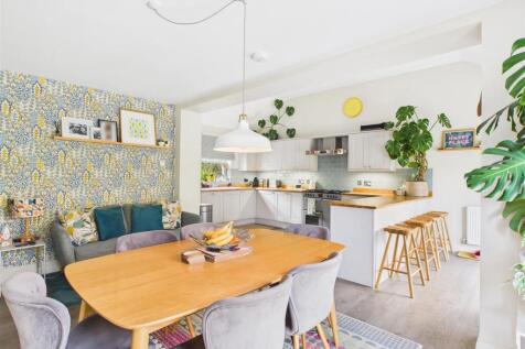 KITCHEN/ LIVING/ DINER