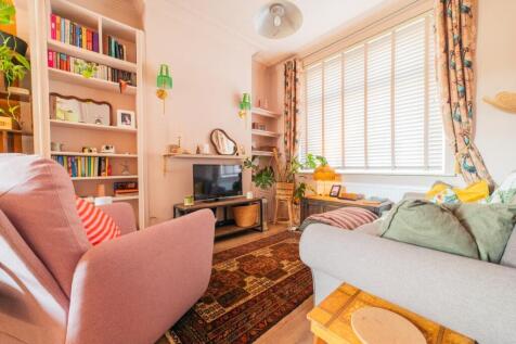 Call 02920 454555 to secure your viewing_1