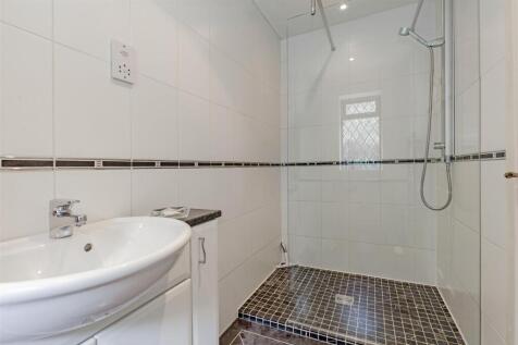 Exquisite En-suite Shower Room
