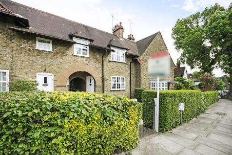 LONG LET. A stunning three bedroom cottage arranged over two floors boasting modern interiors throughout, a lovely private garden and an excellent location moments from Finchley Road.