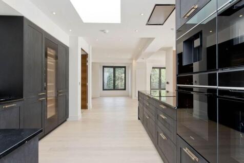 4 bed, 3 bath Penthouse in Edinburgh - Photo 8