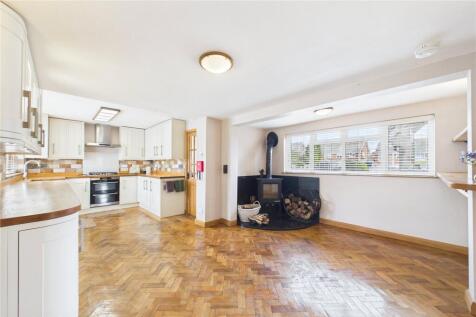 Kitchen/ Breakfast