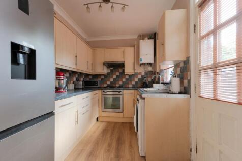 KITCHEN DINER AND LOUNGE