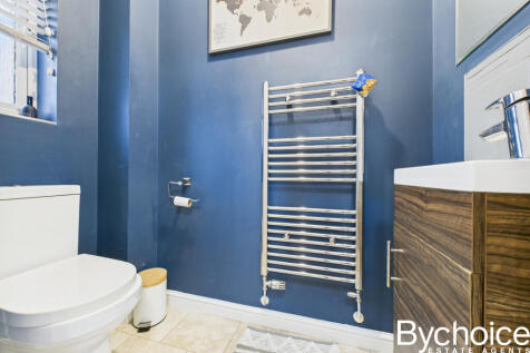 CAM05454G0-PR0070-STILL007