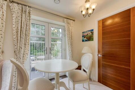 14 Clock Gardens-06.jpg