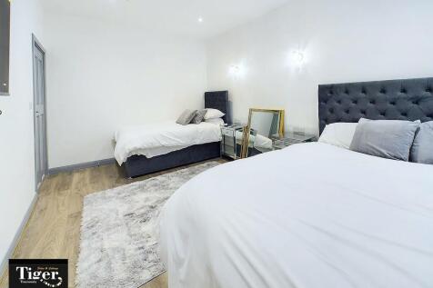 CAM02176G0-PR0391...