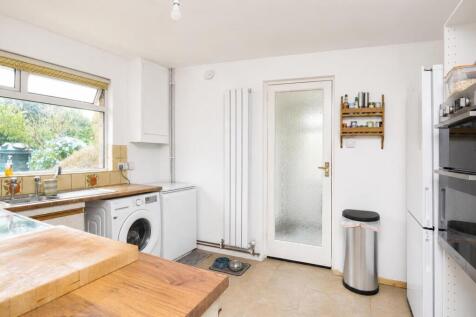 Kitchen1.jpg