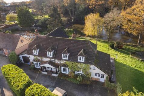 The Gardeners Cottage aerial (13).jpg